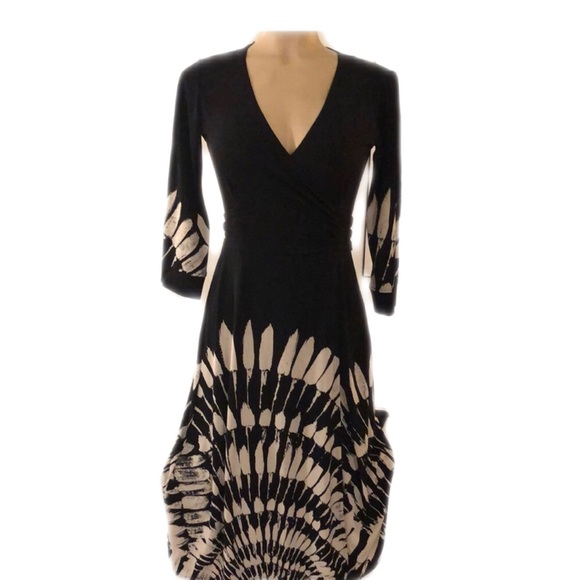Donna Morgan Dresses & Skirts - 3/4 length sleeve dress faux wrap dress